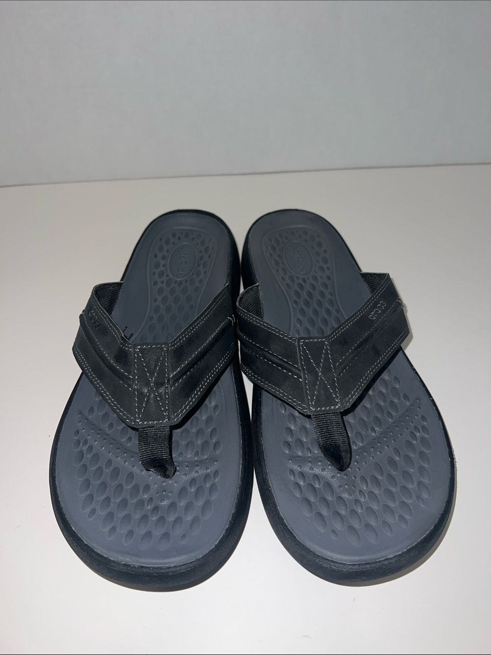 CROCS Men's Black and Dark Gray Thong Sandals